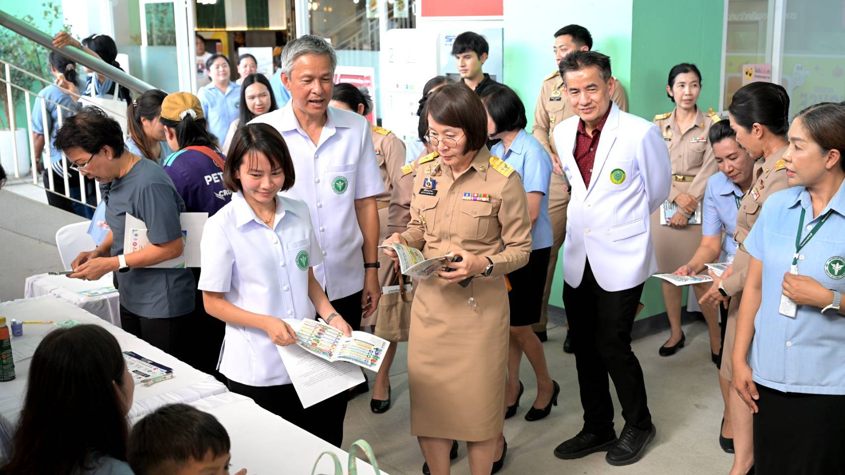 รพ.ราชบุรี จัดนิทรรศการ "แสงนำใจ ไทยทั้งชาติ เดิน วิ่ง ปั่น ป้องกันอัมพาต ครั้งที่ 12" รณรงค์ประชาชนรู้ทันโรคหลอดเลือดสมอง